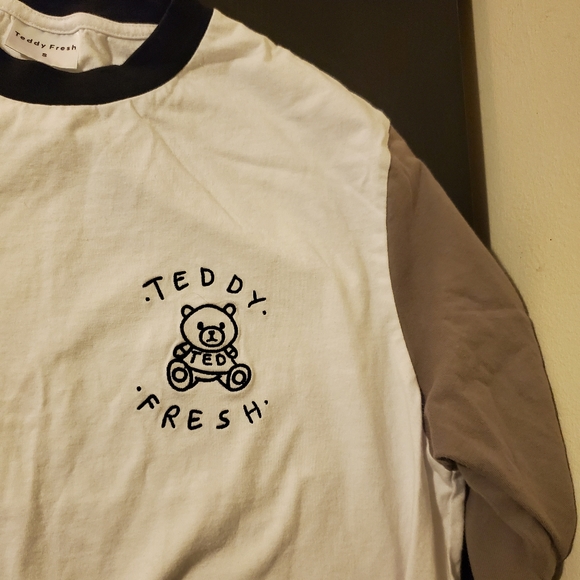 Long Sleeve Colorblock T-Shirt - Picture 6 of 9